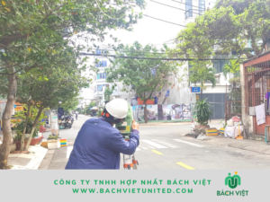 Nhân sự bách Việt đang quan trắc chuyển vị ngang - quan trắc nghiêng lân cận